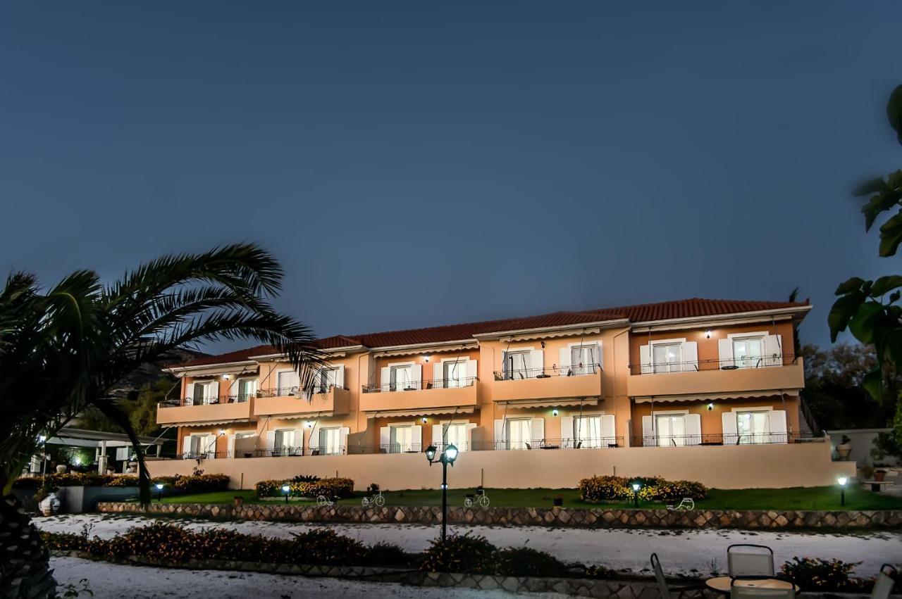 Razáta Aristotelis Apartments מראה חיצוני תמונה