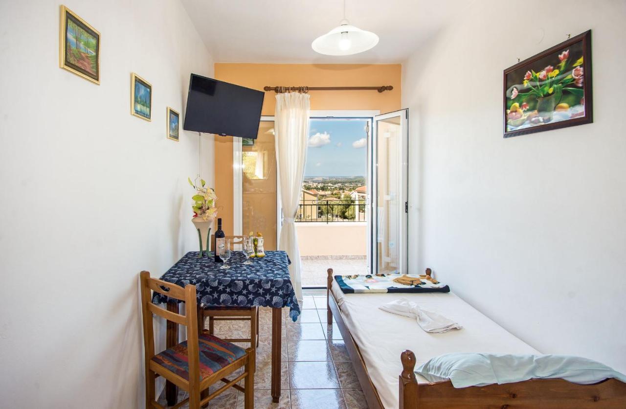 Razáta Aristotelis Apartments מראה חיצוני תמונה