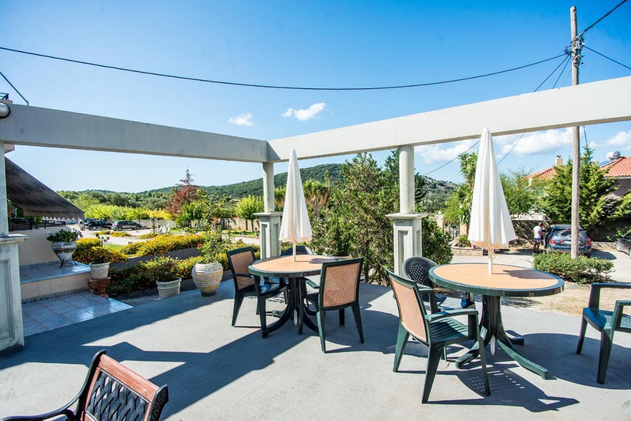 Razáta Aristotelis Apartments מראה חיצוני תמונה