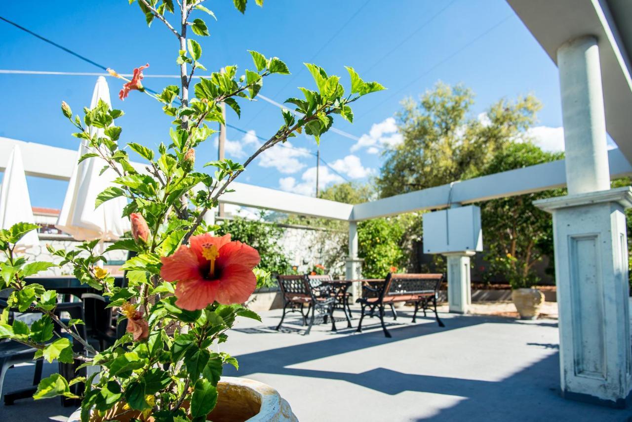 Razáta Aristotelis Apartments מראה חיצוני תמונה