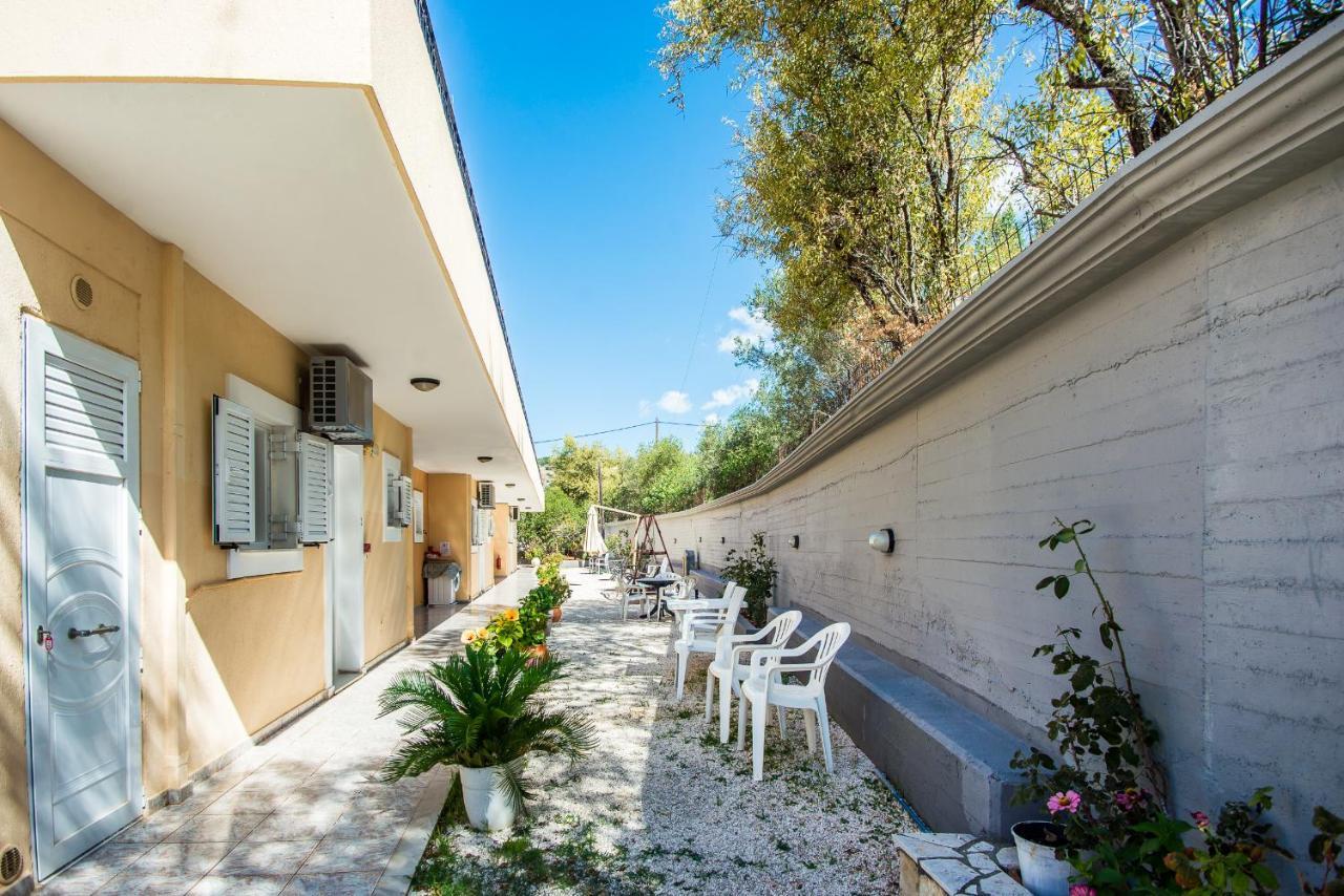 Razáta Aristotelis Apartments מראה חיצוני תמונה