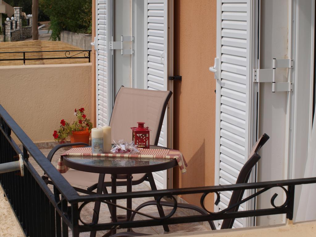Razáta Aristotelis Apartments מראה חיצוני תמונה