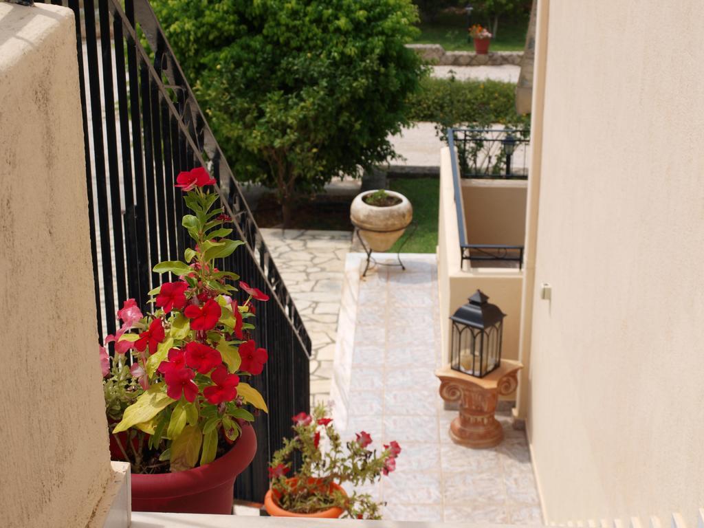 Razáta Aristotelis Apartments מראה חיצוני תמונה