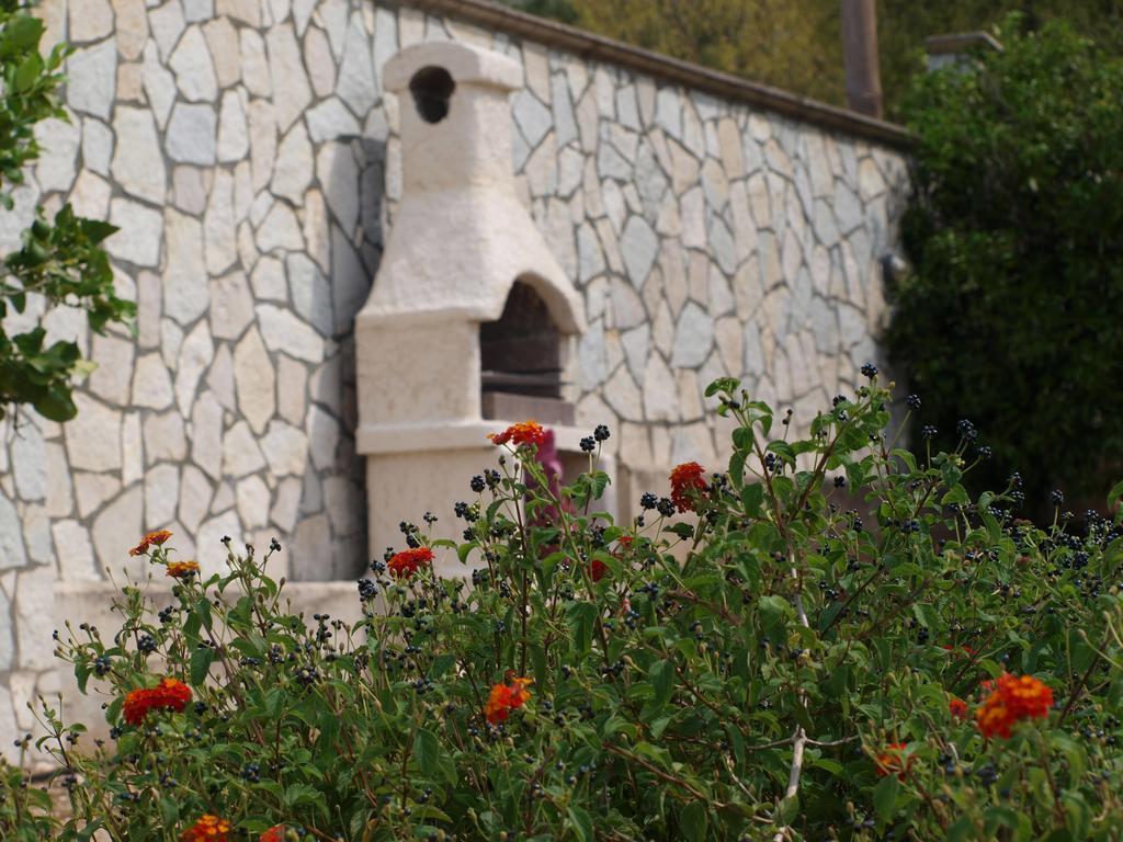 Razáta Aristotelis Apartments מראה חיצוני תמונה